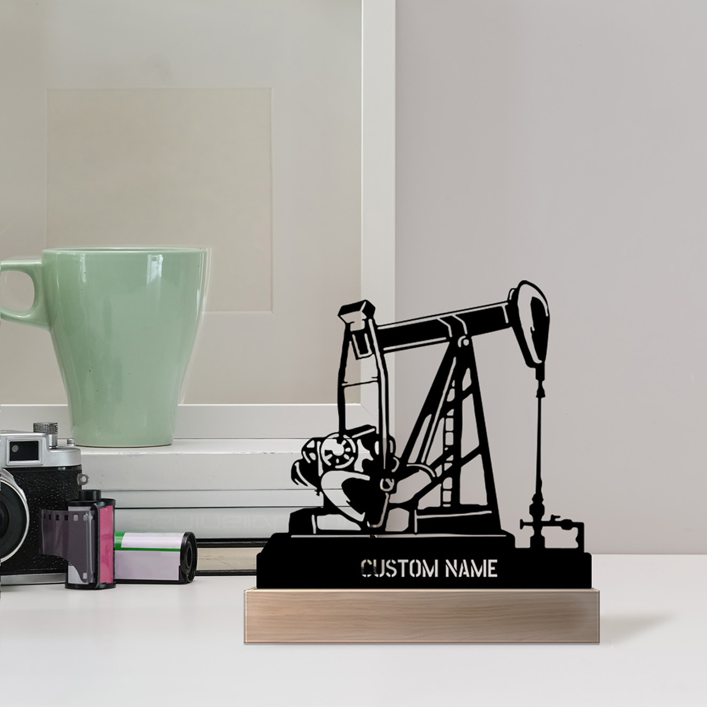 Desk Name Plate - ป้ายชื่อโต๊ะทำงานรูปแท่นขุดเจาะน้ำมันแบบส่วนตัว ทำจากไม้และโลหะ ตกแต่งสำนักงานธีมน้ำมัน ของขวัญสำหรับผู้เชี่ยวชาญด้านอุตสาหกรรมปิโตรเลียม