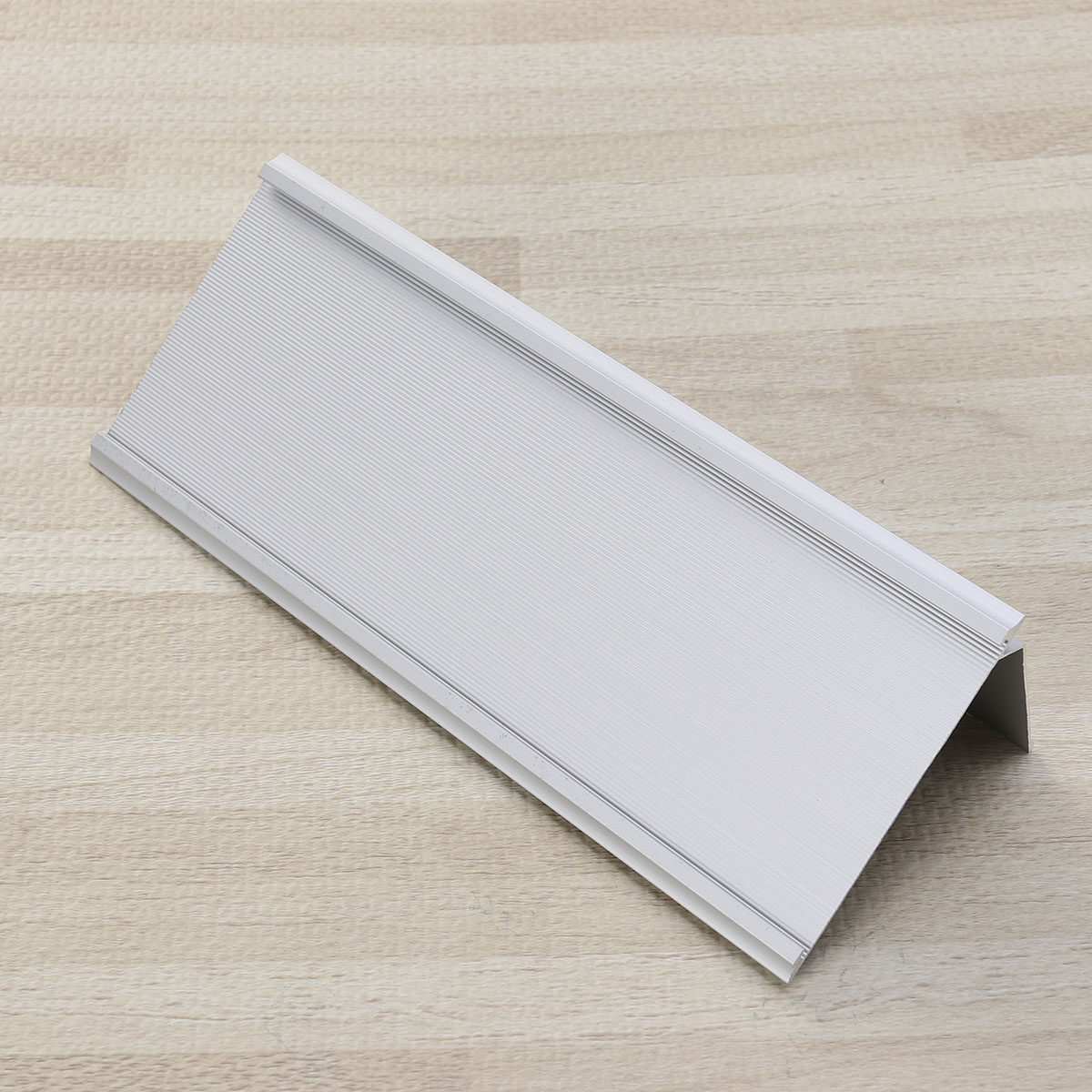 ที่วางนามบัตรอะลูมิเนียมรูปตัว - Desk Name Plate บทวิจารณ์และราคา